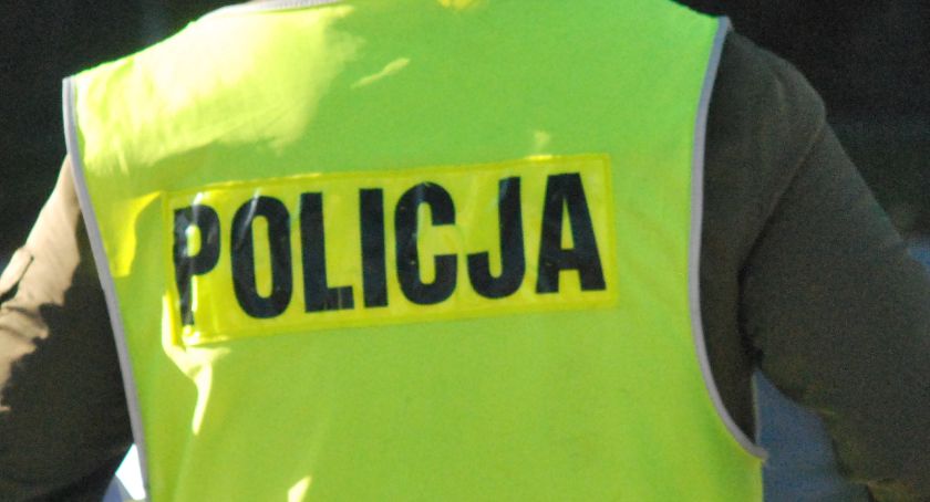  Nieodpowiedzialny kierowca to mało powiedziane. Policjant wybił mu pomysł z głowy