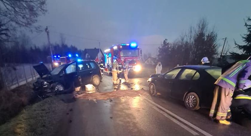 Drogowy pech o sobotnim poranku. Jedna osoba ranna [ZDJĘCIA]