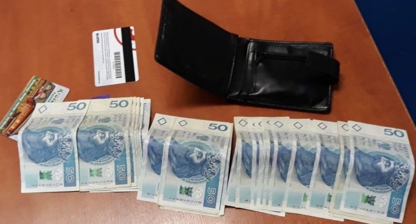  Zamiast Mikołaja, pojawili się u niego policjanci. Zrobili mu przedświąteczną niespodziankę