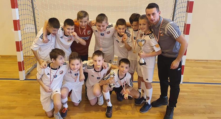 Przegląd Piłkarskich Talentów przeszedł do historii. Team z gminy Pawłów na najwyższym stopniu podium