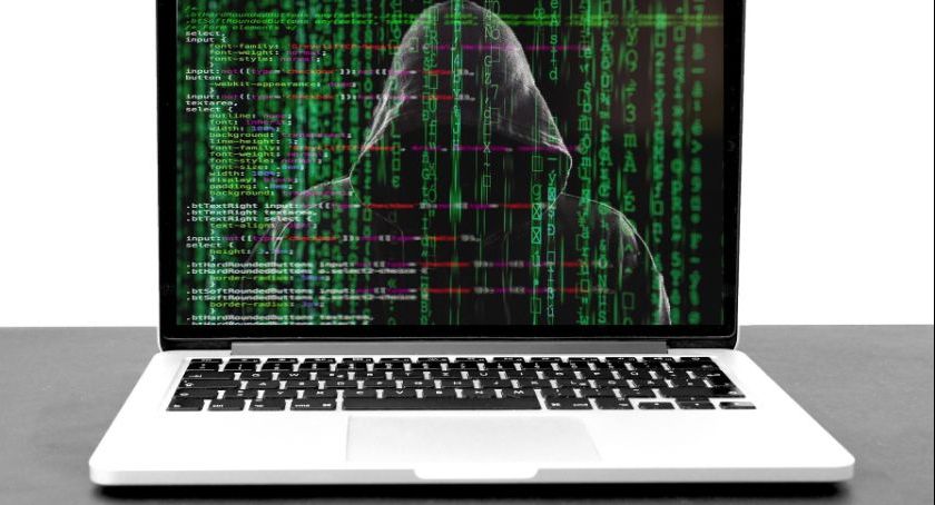 Ostrzegawcze lampki przed dezinformacją i oszustwem