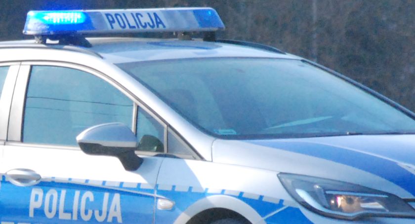 Nalot policjantów na mieszkanie kobiety. Dlaczego?