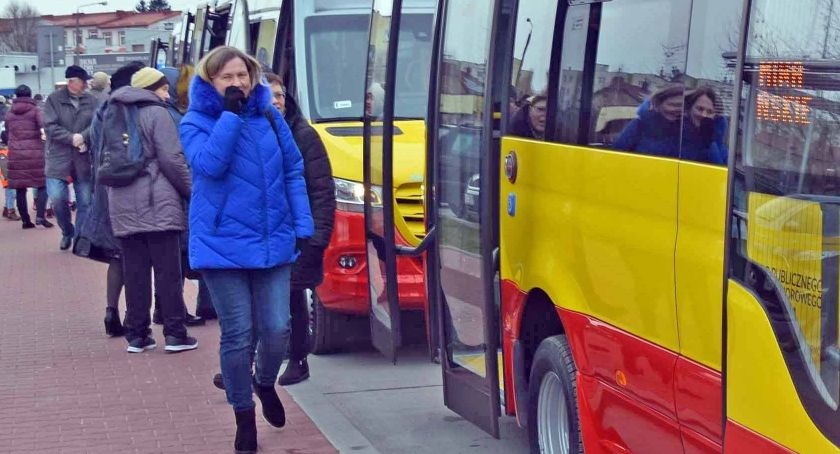 Gm. Pawłów. Autobusy są, a co z pasażerami?