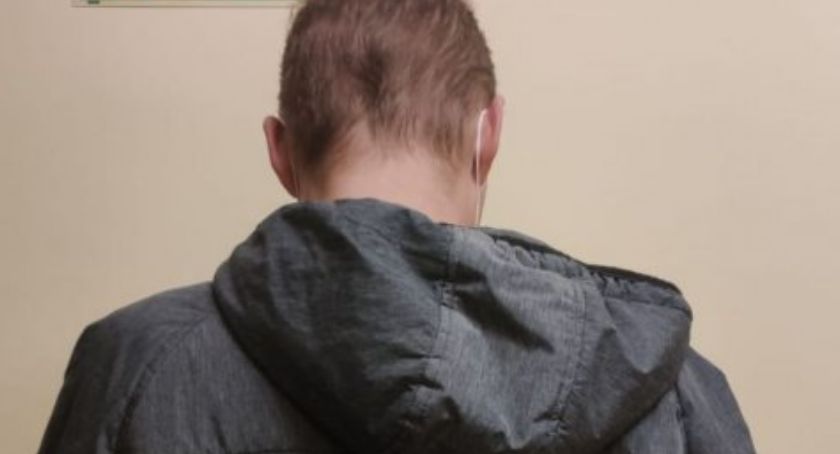 Napad na mieszkańca powiatu starachowickiego. Przedmiot wędrował z rąk do rąk