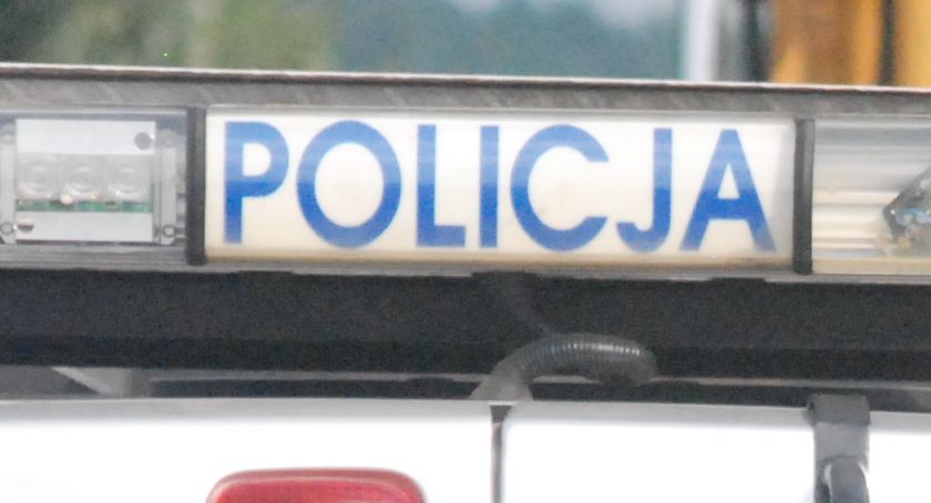 Nieuczciwy domokrążca w Starachowicach. Chciał mu wymienić drzwi