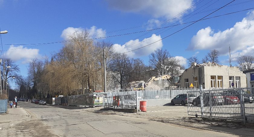 Starachowice. Rozbiórka przy ul. Pileckiego i nowa inwestycja