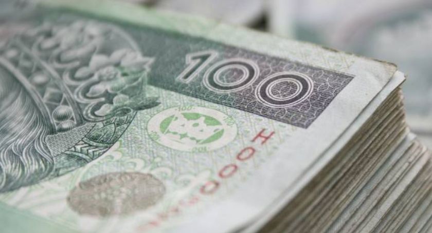 Starachowice a Ostrowiec Św. Inwestują, spłacają, zadłużają...