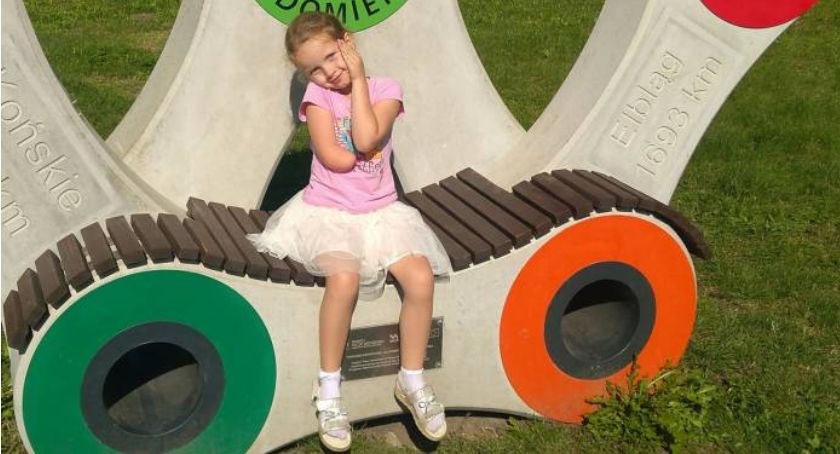Pomóżmy Sandrze! Proteza rączki ułatwi dziecku życie