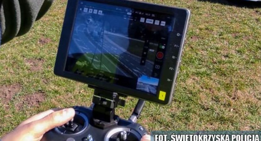 Uwaga! Policja z dronem kontroluje kierowców (zobacz film)