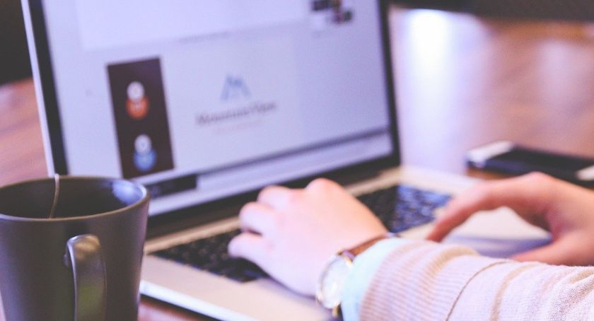 Mieszkaniec powiatu starachowickiego wpadł w internetową pułapkę. Bez pieniędzy i...