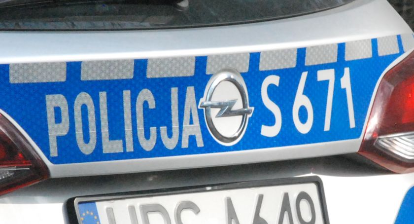 Wjechał w ogrodzenie i... Drogowy pirat już w rękach policjantów