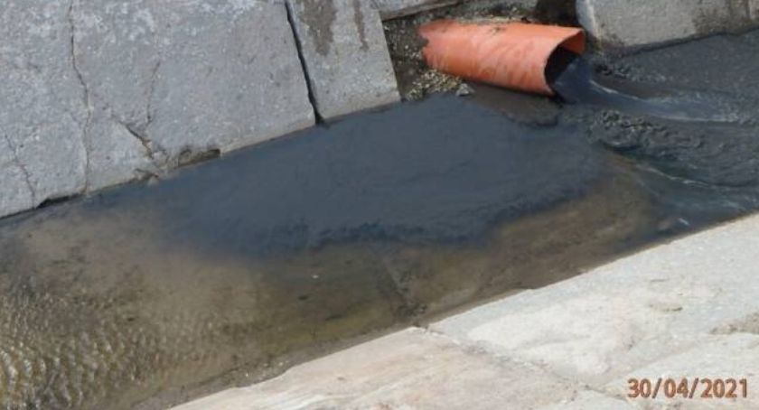 Ścieki wraz z zanieczyszczoną wodą popłynęły do gminy Pawłów?
