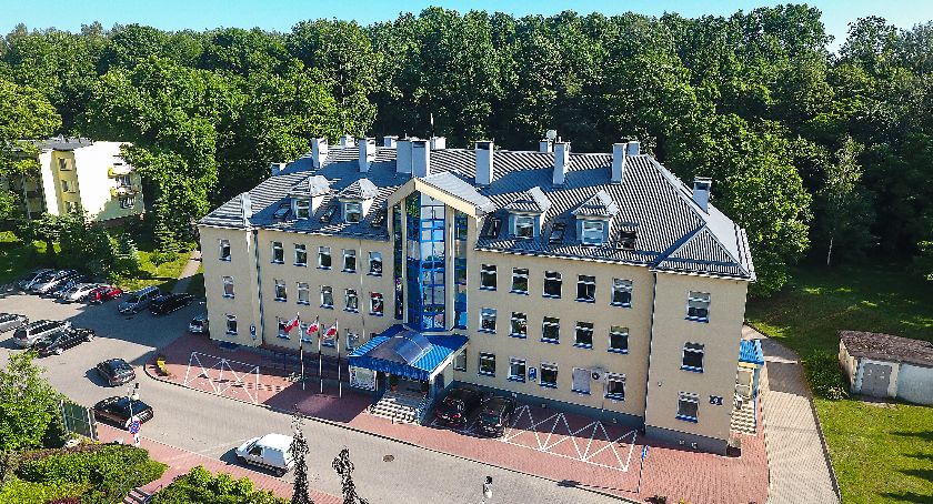 4 czerwca. Czy pracują w starachowickim starostwie?