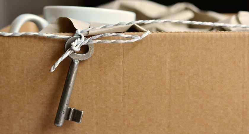 Samotna matka boryka się z problemami mieszkaniowymi 