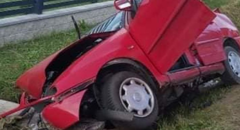 PILNE: dramat w Dąbrowie. Nie żyje kierowca samochodu