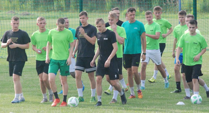 Zielono-czarni rozpoczęli przygotowania do jesieni. Kto pojawił się na pierwszym treningu?