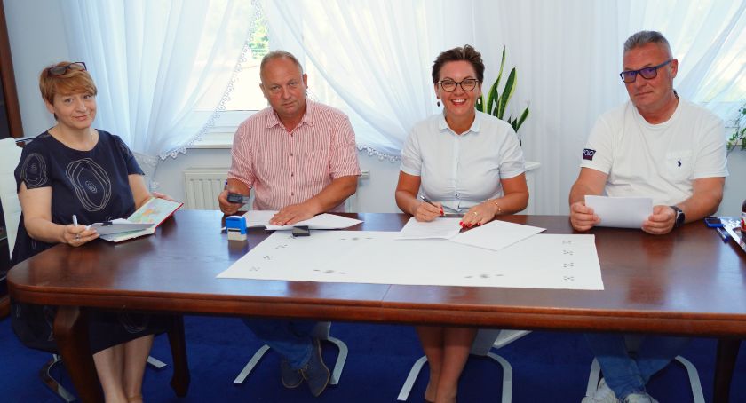 Jabłonna. Był sklep będzie świetlica wiejska!