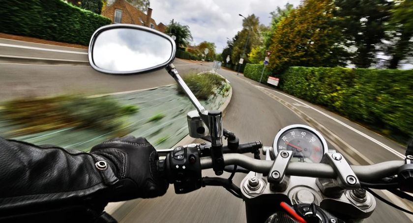 Motocyklowe rajdy pod osłoną nocy?