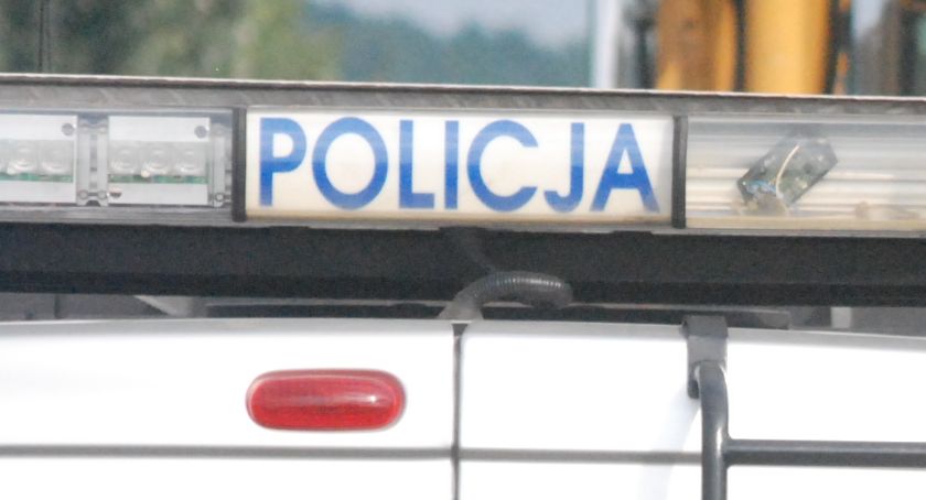 Wypadek i złamana ręka kobiety. Policjanci proszą o pomoc
