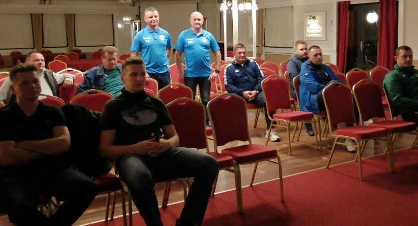 Piłka nożna. W Starachowicach szkolili trenerów i przedstawicieli klubów