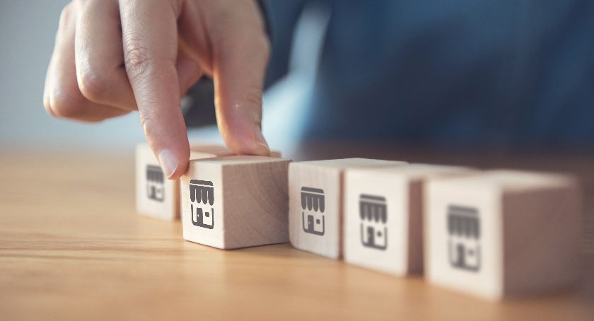 „Polisa na biznes” – innowacyjny produkt sieci franczyzowej Żabka