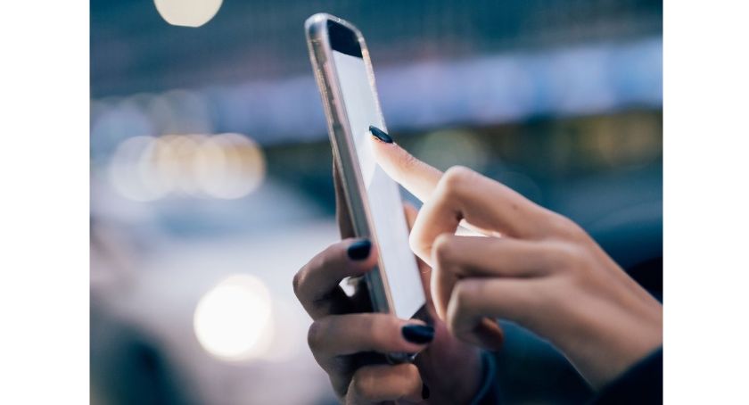 Jak sprawdzić właściciela numeru telefonu? Sprawdź, kto dzwonił!