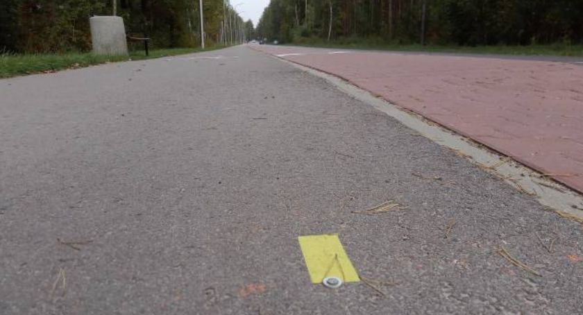 Starachowice. Tajemnicze oznakowanie na łączniku do szpitala