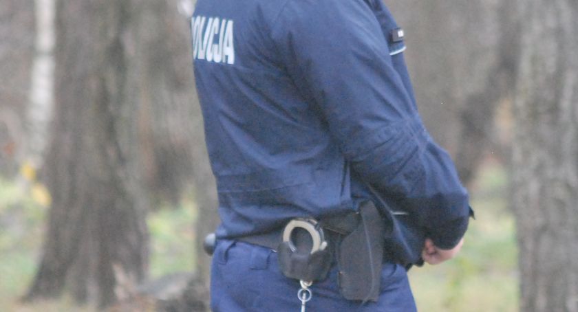 Zderzenie dwóch pojazdów w Starachowicach. Kto nie zastosował się do pionowych znaków?