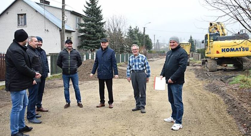 Prace na drodze w gm. Mirzec idą pełną parą