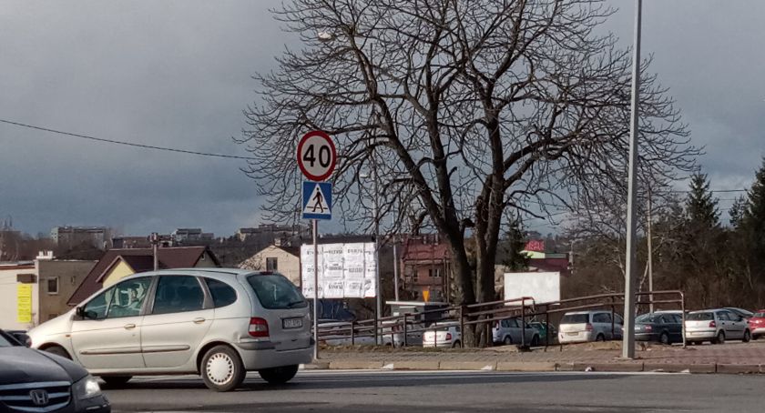 Starachowicka targowica bez nekrologów?