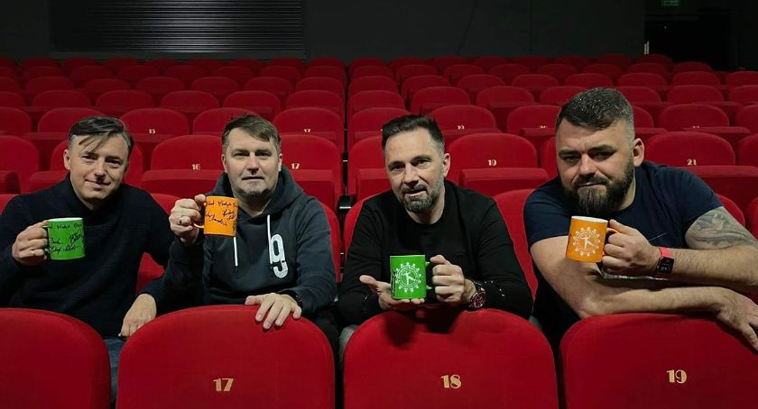 Kabaret Młodych Panów zachęca do udziału w wydarzeniach i licytacjach dla Patryka 