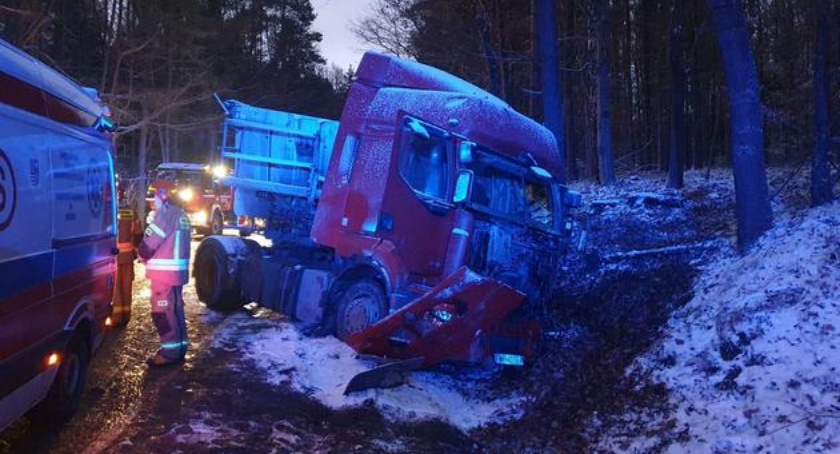 Śmiertelny wypadek pomiędzy Starachowicami a Rzepinem. Na drodze Armagedon