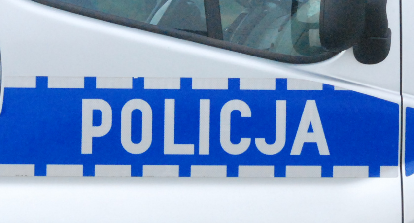 Wypadek na oznakowanym przejściu dla pieszych. Funkcjonariusze proszą o pomoc