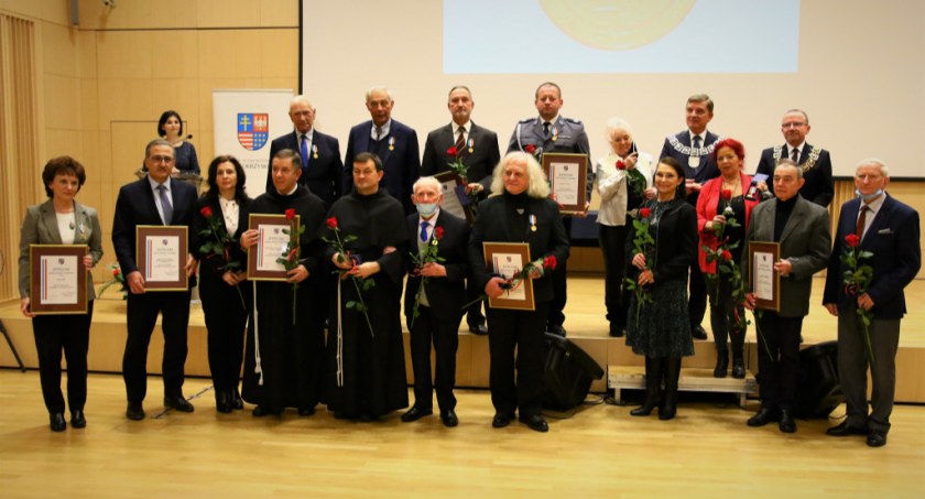 Odznaki Honorowe regionu dla Starachowiczan