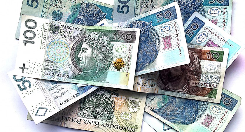 Mirzec. Wyższe płace dla wójta, radnych i sołtysów