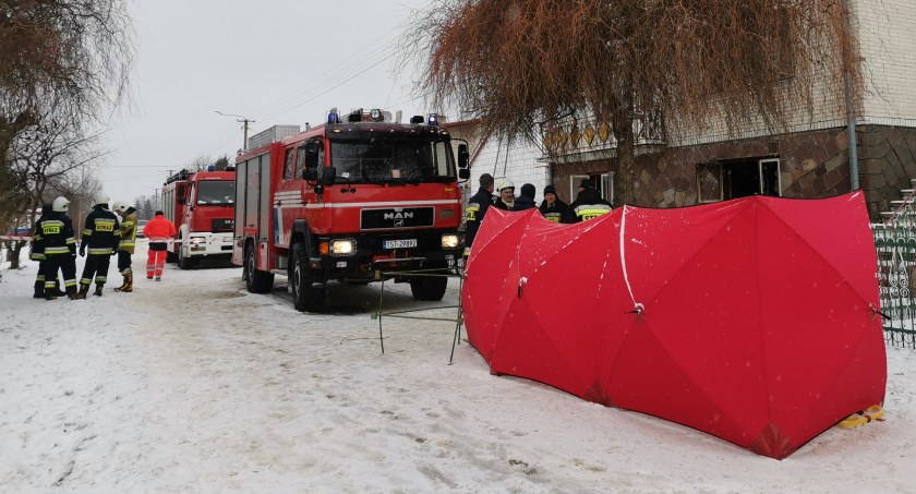 Echa niedzielnej tragedii w Kałkowie. Co było przyczyną pożaru?