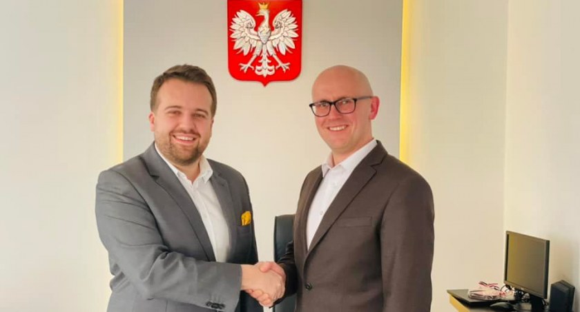 Desant prezydenta Starachowic na Skarżysko. Mocna odpowiedź prezydenta Skarżyska-Kamiennej