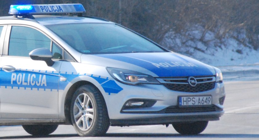 Granat ręczny na terenie gminy Mirzec. Policja i saperzy w akcji