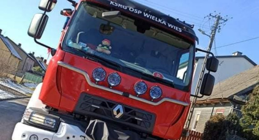 PILNE: pożar w Wielkiej Wsi. Na ratunek ruszyły zastępy z JRG Starachowice i druhowie ochotnicy