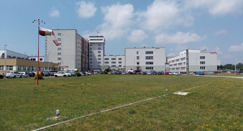 Nie zanosi się na szybkie odcovidowienie szpitala