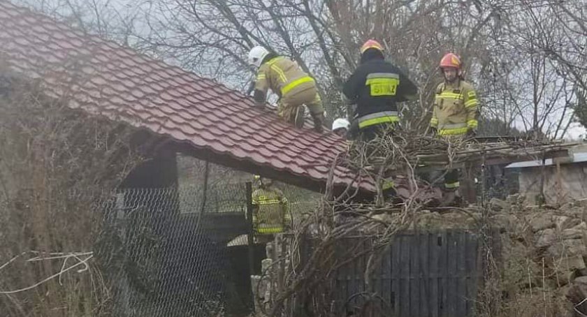 Straż pożarna ma mnóstwo pracy. Zerwane dachy, połamane drzewa...