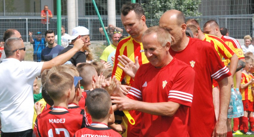 Pod banderą Świętokrzyskiego Związku Piłki Nożnej. Ruszają rozgrywki oldbojów