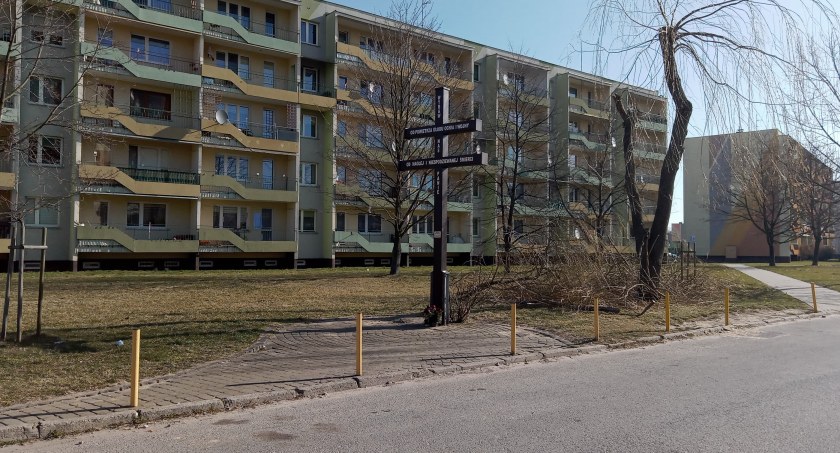 Krzyż w Starachowicach wymieniony