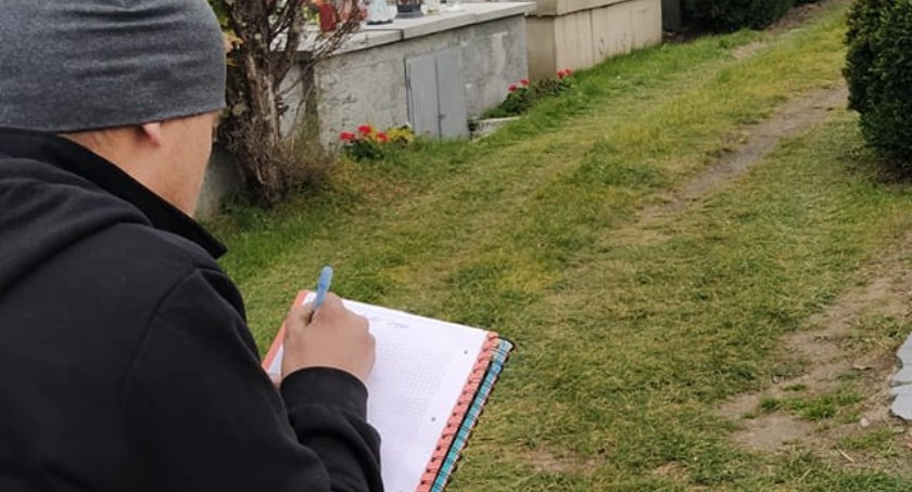 Będą chodniki na cmentarzach w Pawłowie. Organizacja pozarządowa pomaga mieszkańcom