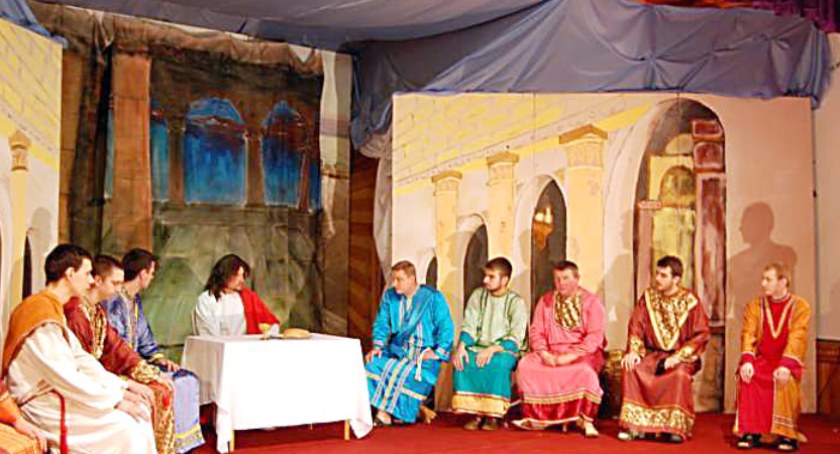 Wielkanocne rekolekcje na scenie teatru w Kałkowie