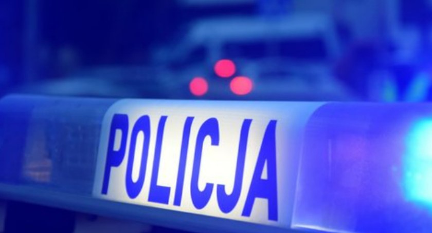 Wypadek w Paprocicach. Dwie poszkodowane osoby trafiły do szpitala