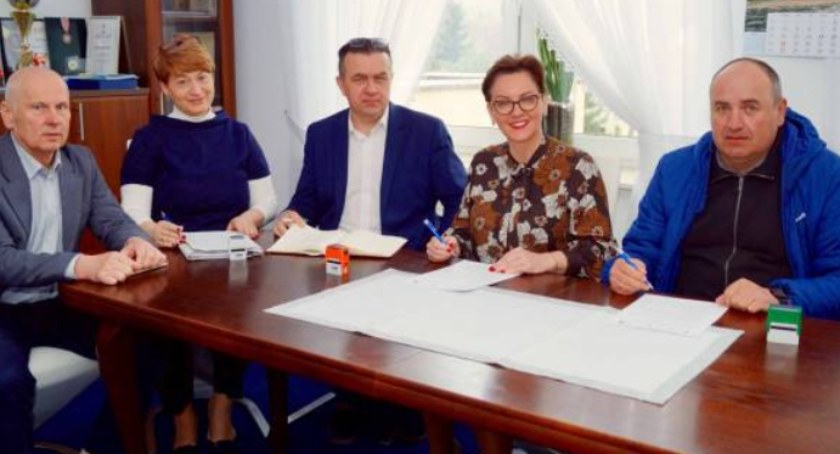 Będzie kolejny parking nad Zalewem Brodzkim