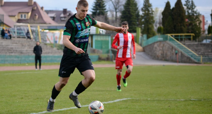 Ważna wygrana Staru Starachowice. Bartoszowie w znakomitych nastrojach