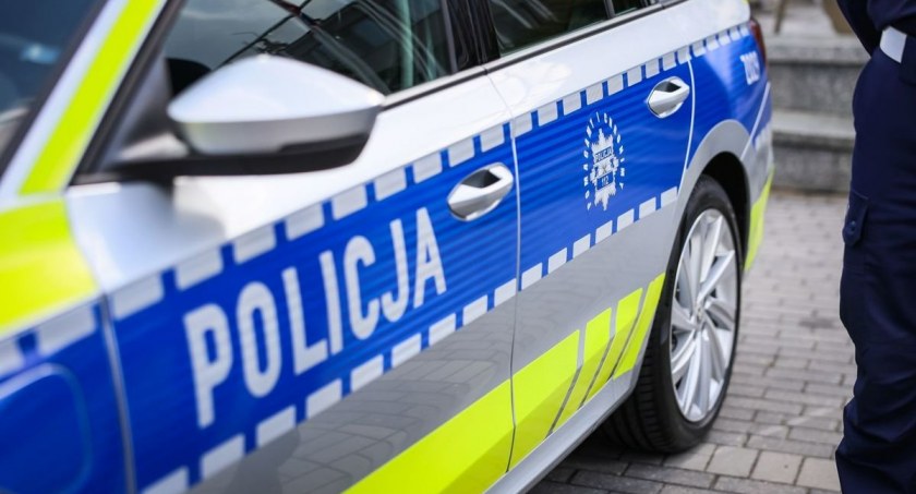 Policyjne auta i motocykle oficjalnie zaprezentowane. Z nowymi oznakowaniami