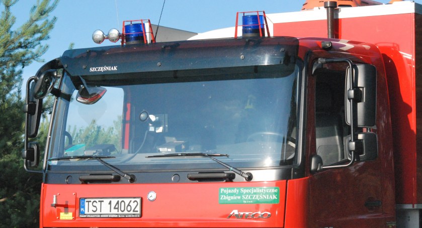 Pożar na starachowickim cmentarzu. Konieczna interwencja strażaków